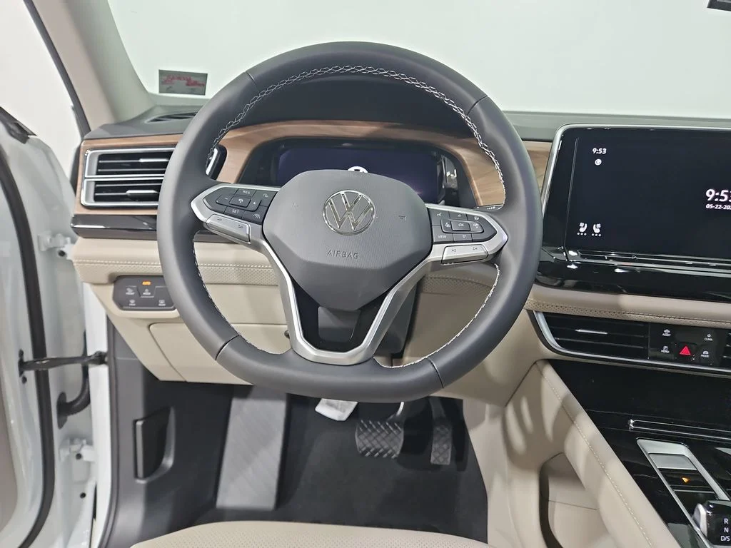 New 2026 White/off-white Volkswagen 2.0T SE w/Technology image 13