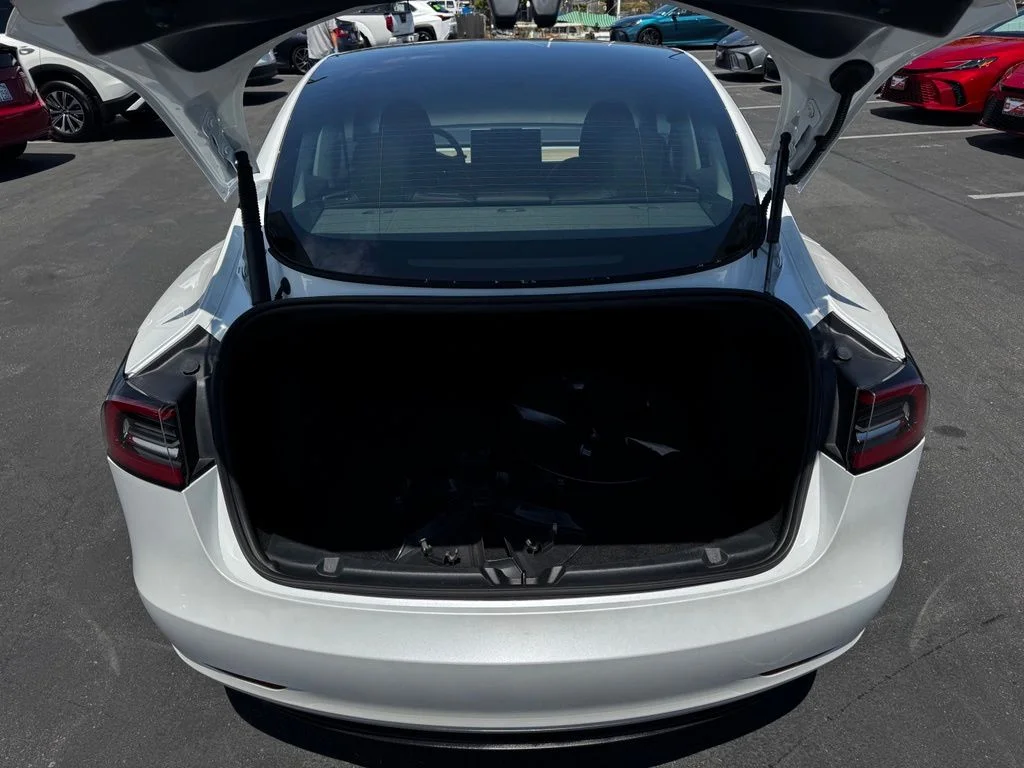 Used 2023  Tesla Base image 9