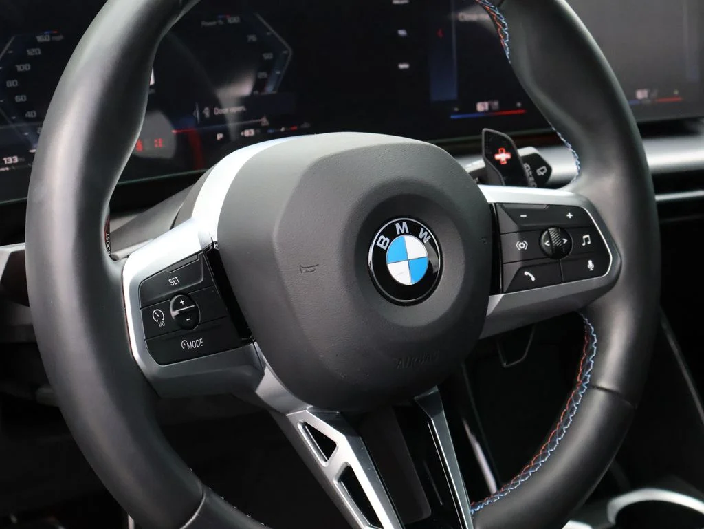 Used 2025 Black BMW M35i image 21