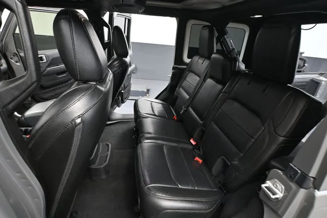 Certified Used 2022 Gray Jeep Unlimited Sahara Altitude image 43