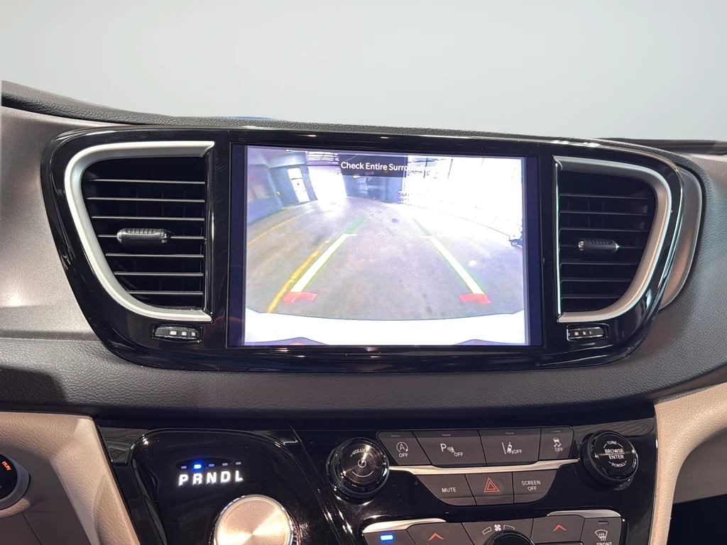 Used 2023 White Chrysler Touring L image 13