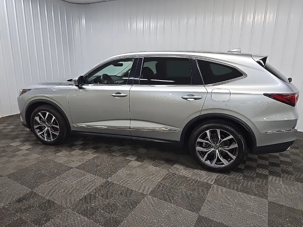 Used 2023 Liquid Carbon Metallic Acura Technology image 4