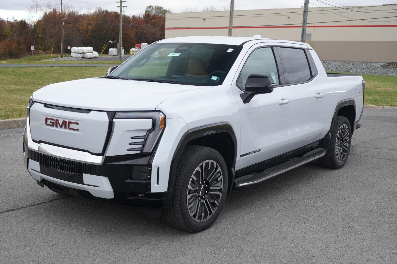 New 2026 Glacier White Tricoat GMC Denali Standard Range image 9