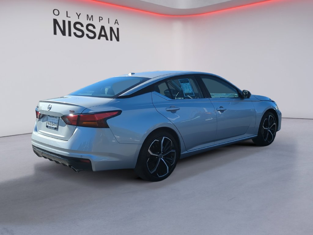 Used 2025 Silver Nissan 2.5 SR image 6