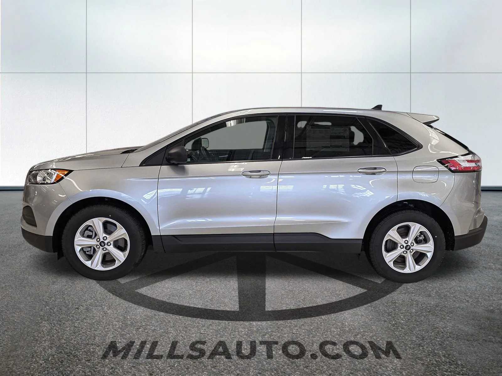 New 2024 Iconic Silver Metallic Ford SE image 3