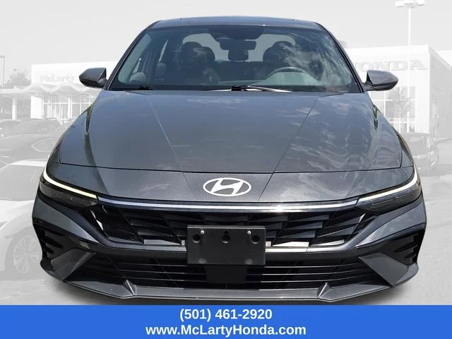 Used 2025 Gray Hyundai SEL Convenience image 6