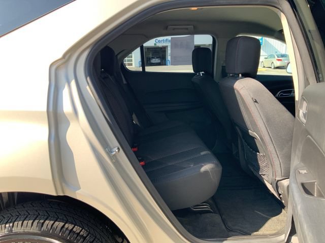 Used 2015 CHAMPAGNE SILVER METALLIC Chevrolet LT image 18