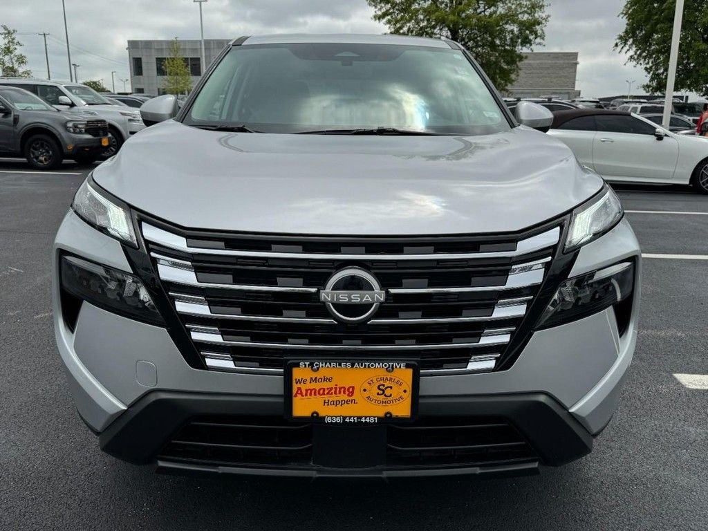 2025 Nissan Rogue SV - Photo 9