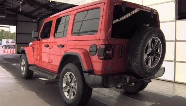 Used 2021 Firecracker Red Jeep Unlimited Sahara image 4