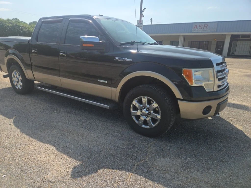 Used 2013 Black Ford Lariat image 16