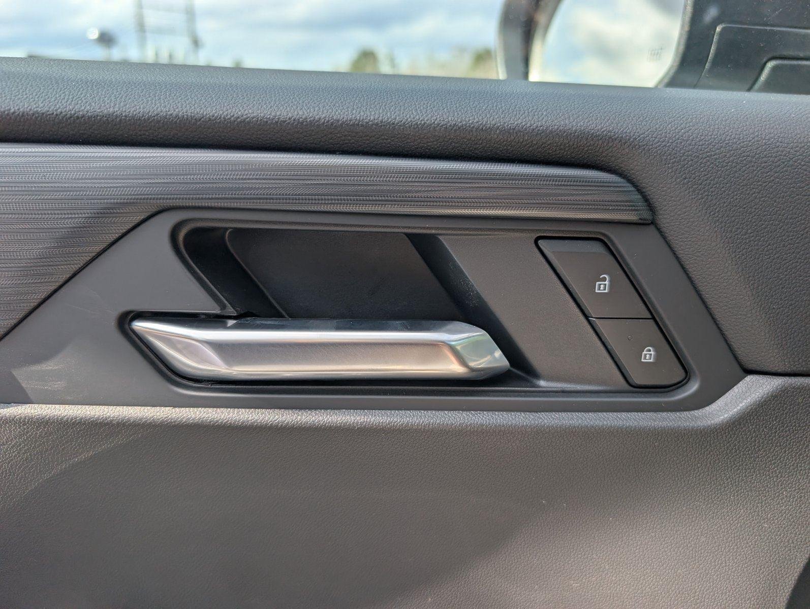 New 2026 Glacier White Tricoat GMC Elevation image 27