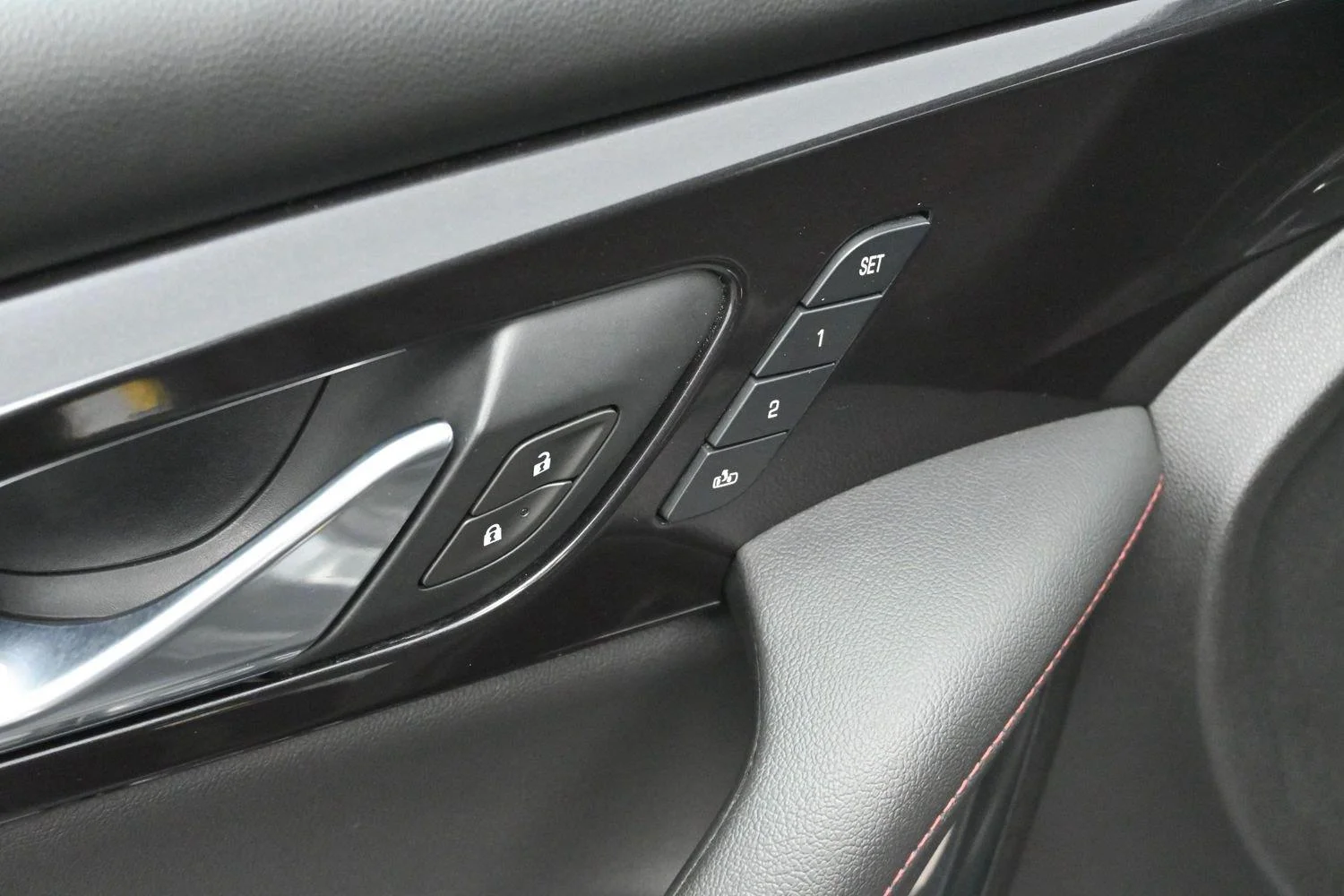 Used 2020 NIGHTFALL GRAY METALLIC Chevrolet RS image 10