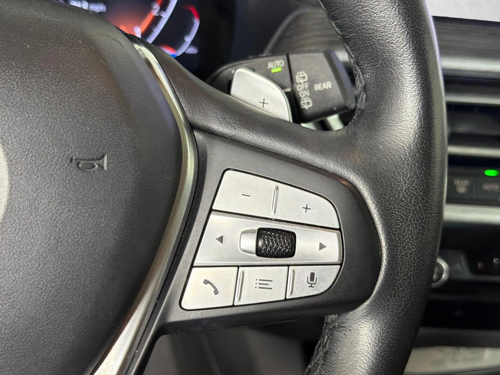 Used 2022 Alpine White BMW sDrive30i image 28