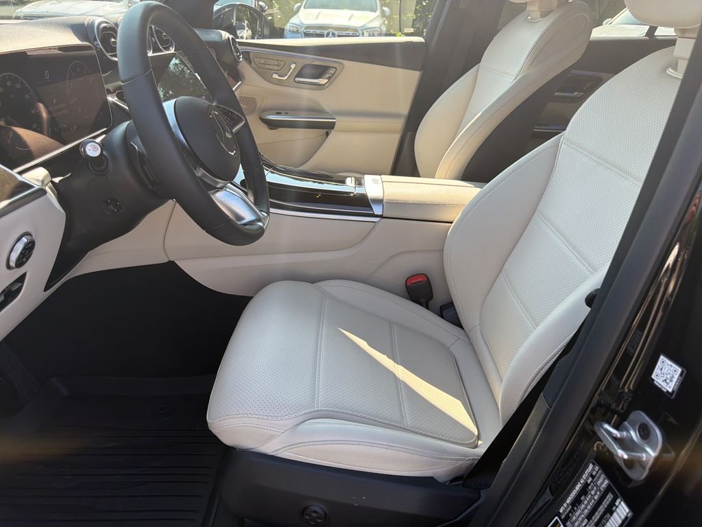 Used 2026 Black Mercedes-Benz GLC 300 image 18