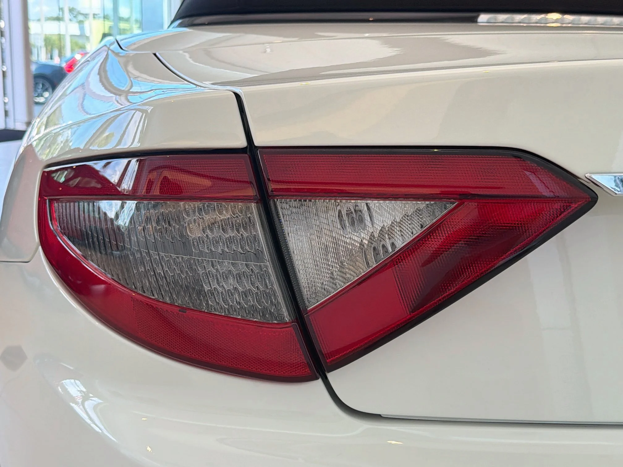 Used 2018  Maserati Sport image 10