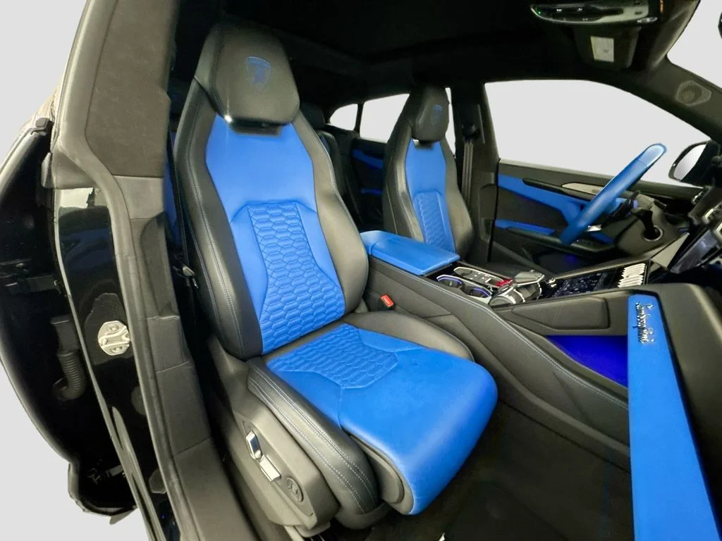 Used 2022 Black Lamborghini  image 30