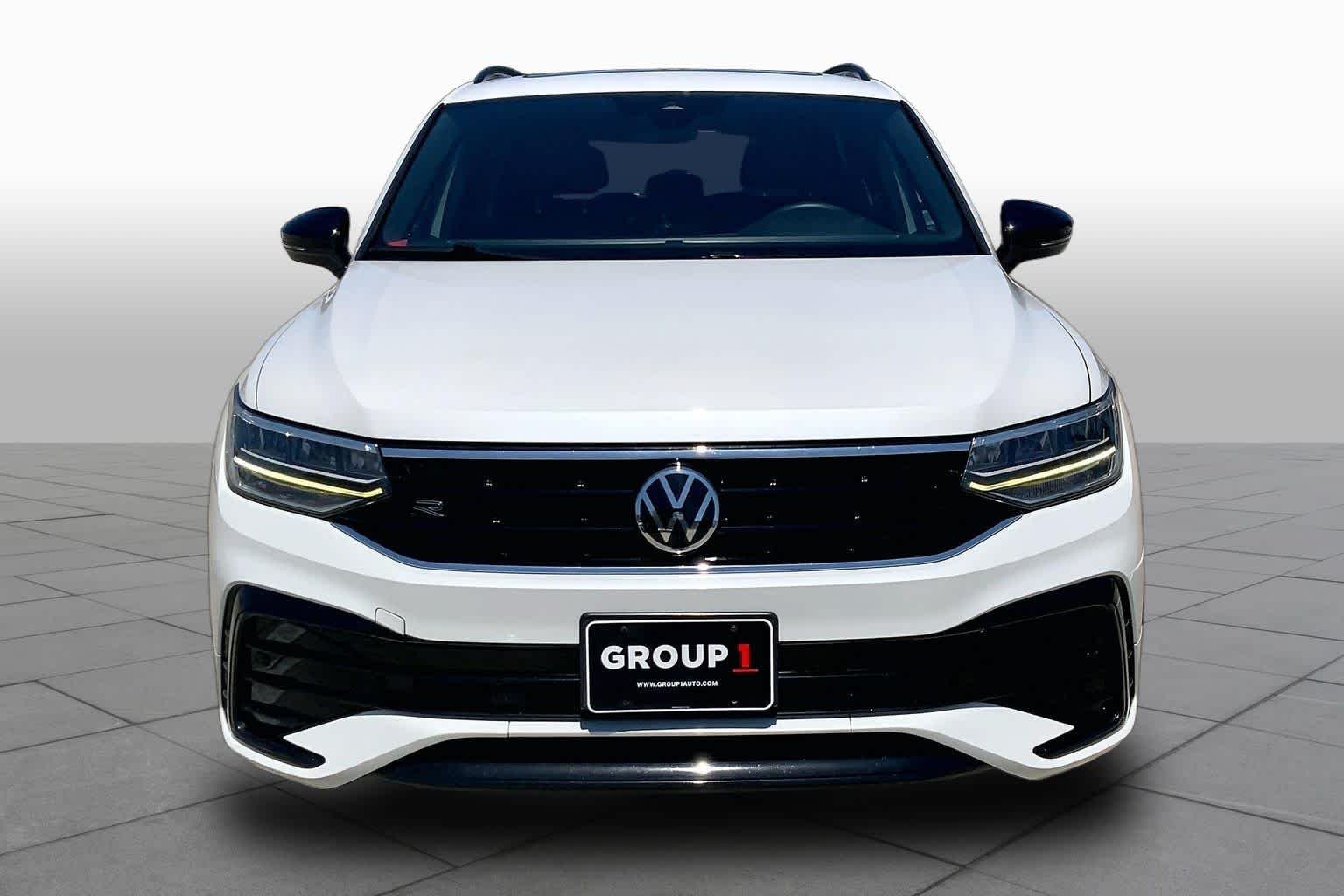 Used 2022 Oryx White Pearl Volkswagen SE R-Line Black image 4