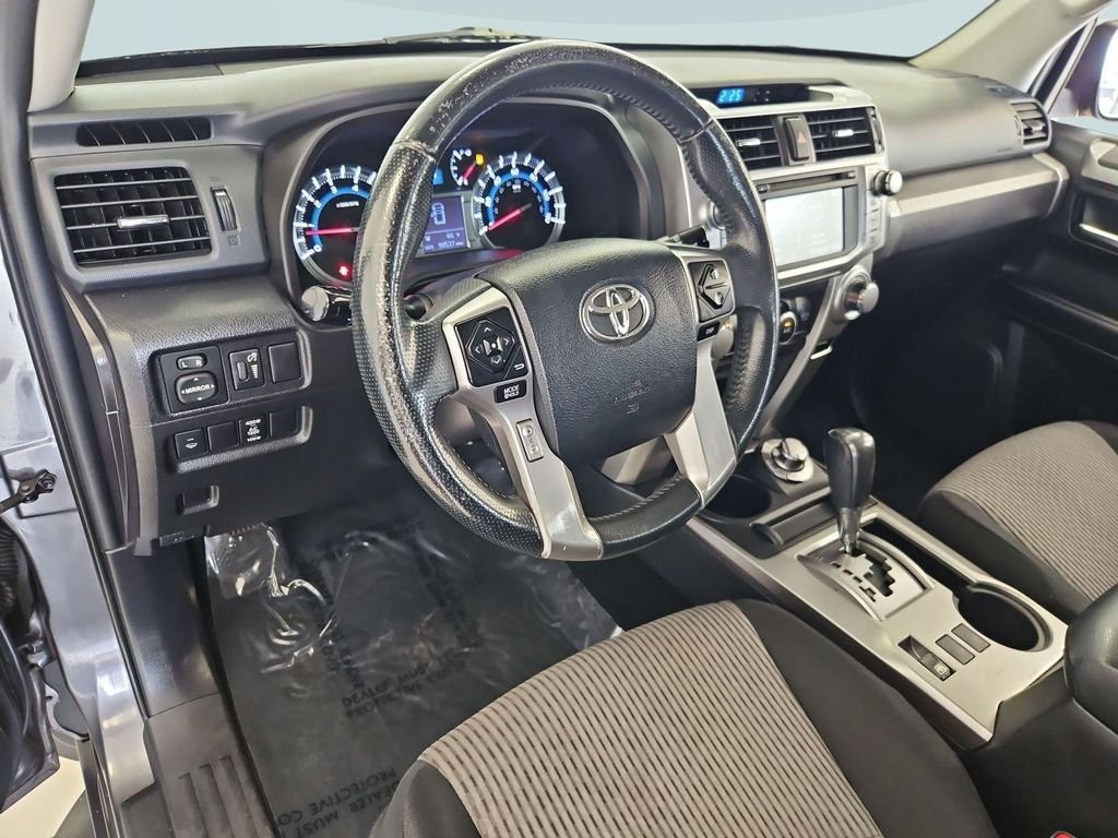 Used 2016 Gray Toyota SR5 image 13