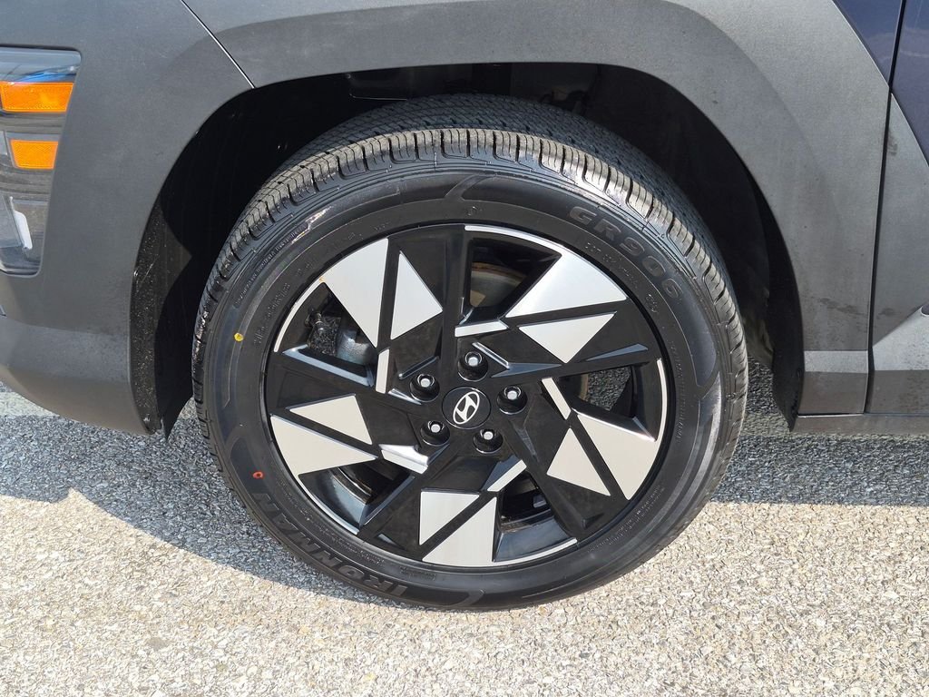 Used 2024 Blue Hyundai SEL image 9