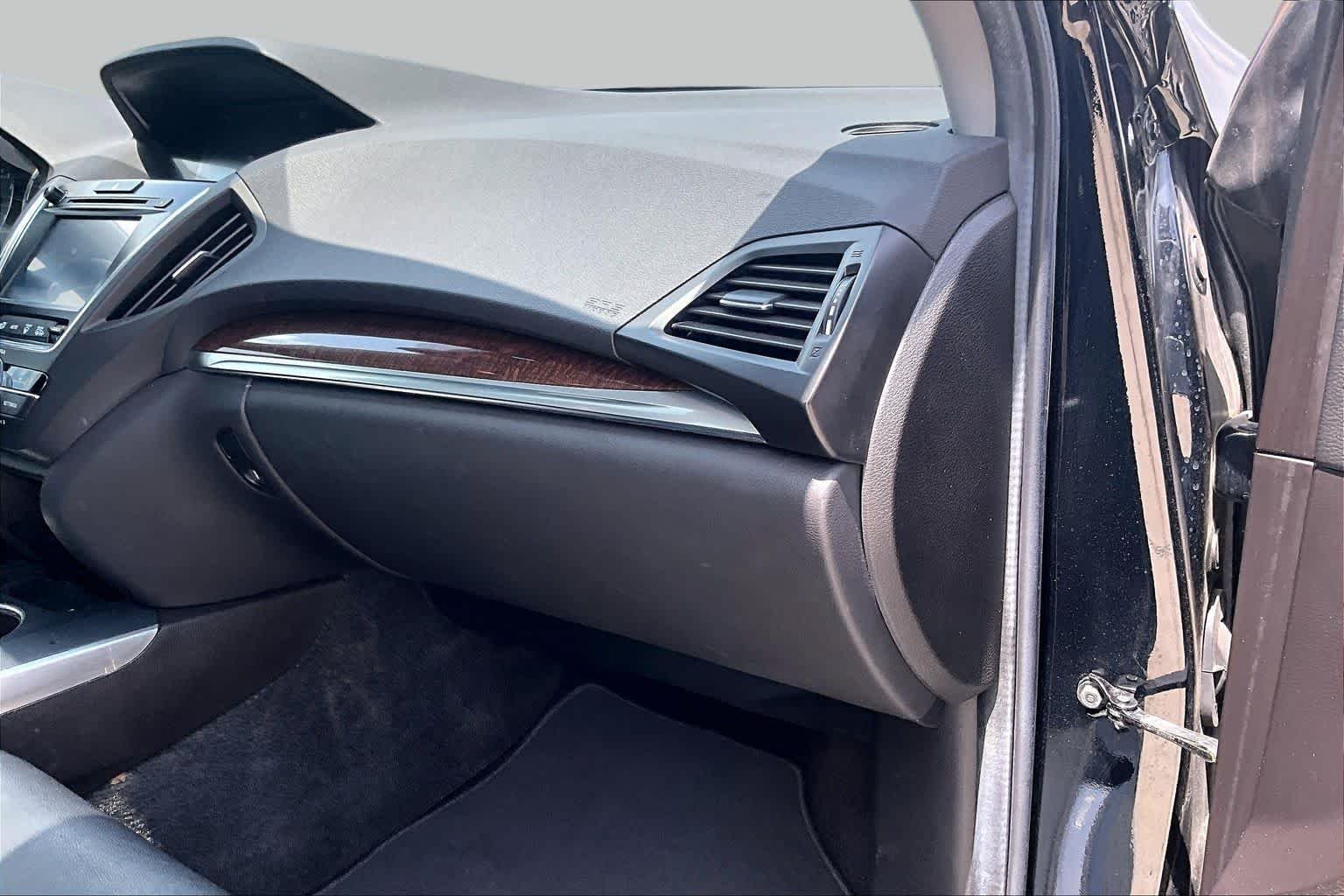 Used 2020 Majestic Black Pearl Acura  image 17