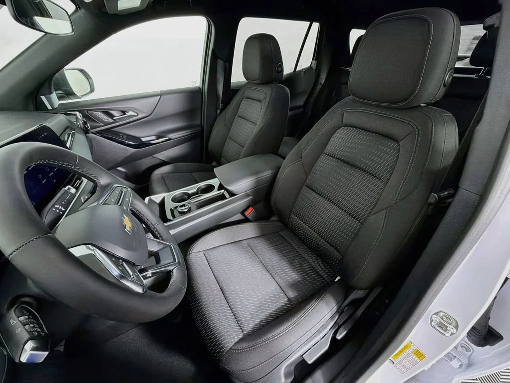 New 2027 Summit White Chevrolet LT image 21