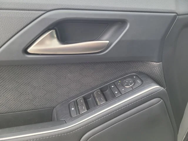 Used 2024  Lexus 550 Premium+ image 19