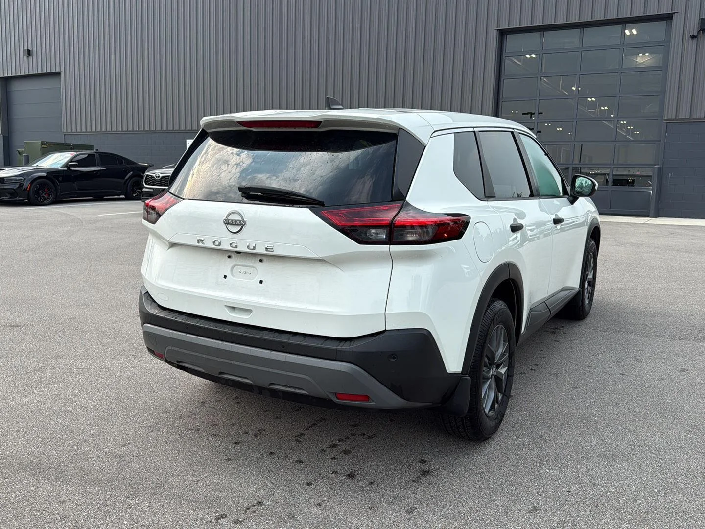 Used 2022 WHITE NISSAN SUV image 3