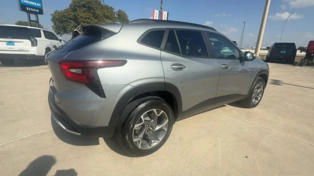 2026 Chevrolet Trax LT - Photo 8