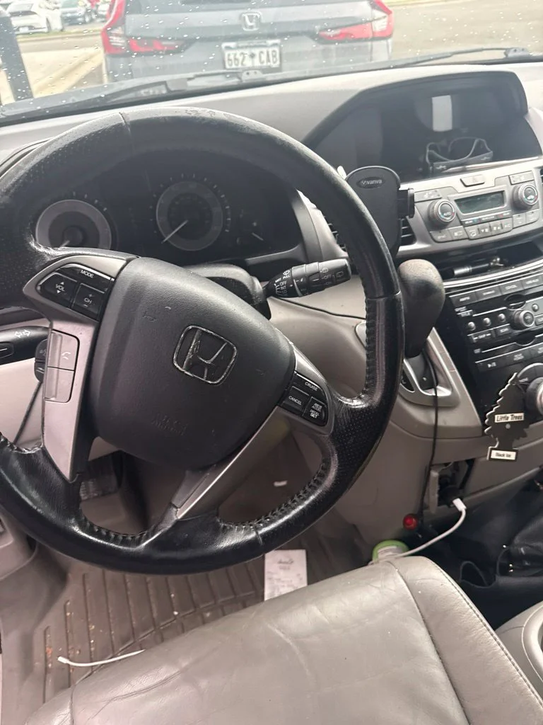 Used 2013 Polished Metal Metallic Honda EX-L image 6