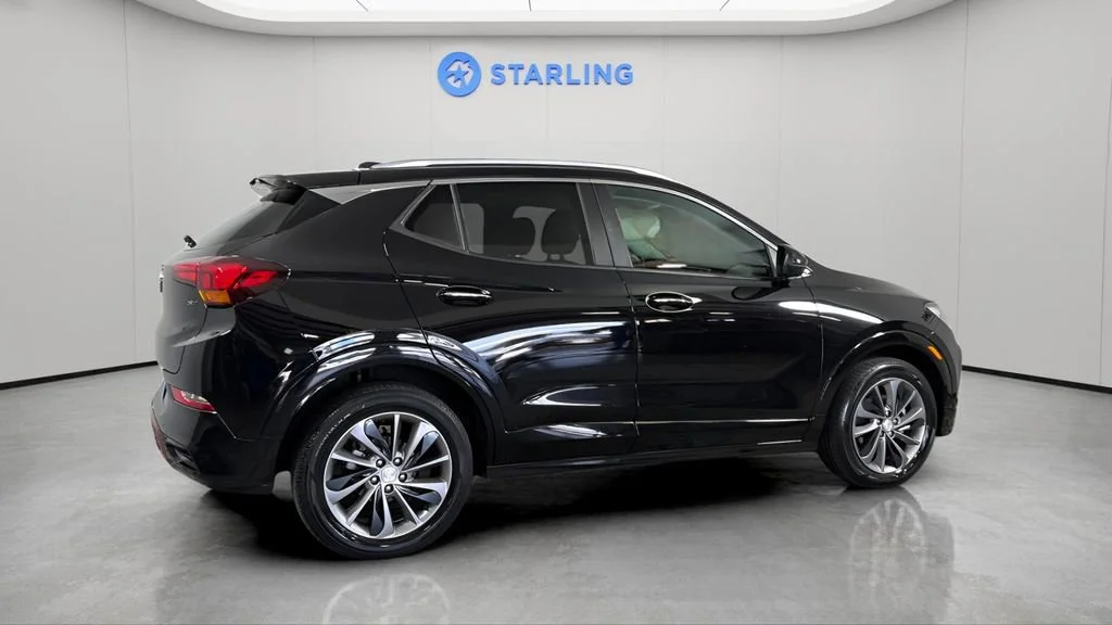 Used 2022 Ebony Twilight Metallic Buick Select image 10