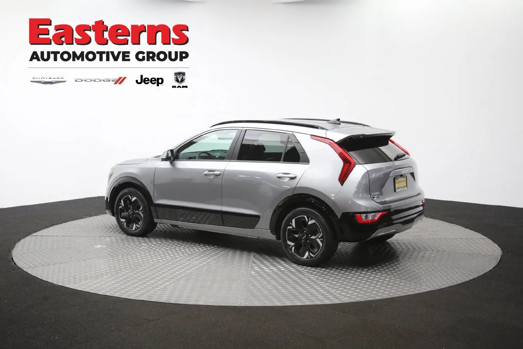 Used 2023 Gray Kia Wind image 64