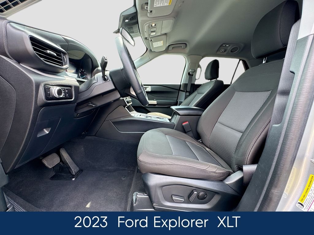 Used 2023 Silver Ford XLT image 23
