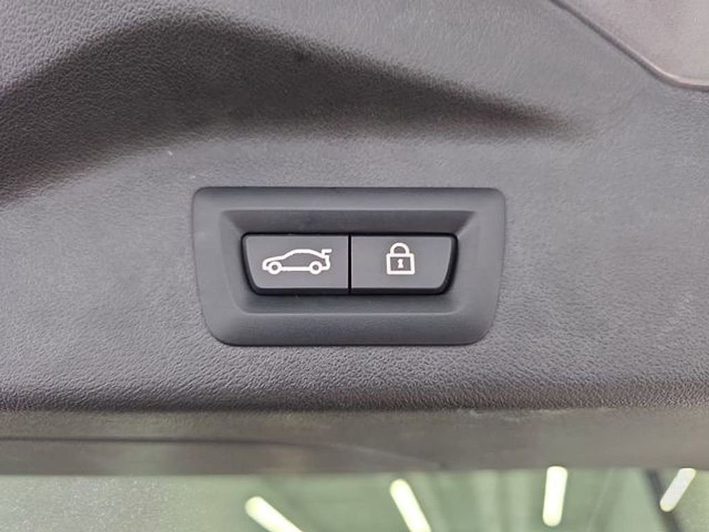 Used 2023 Skyscraper Gray Metallic BMW xDrive40i image 34