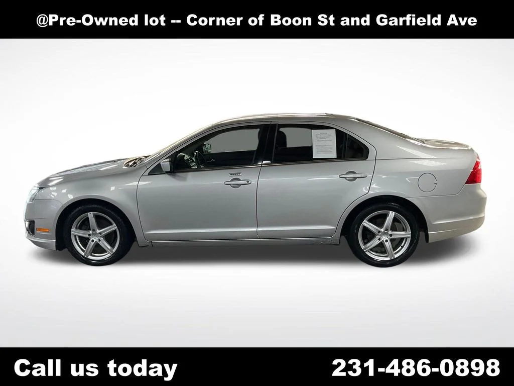 Used 2010  Ford SEL image 2
