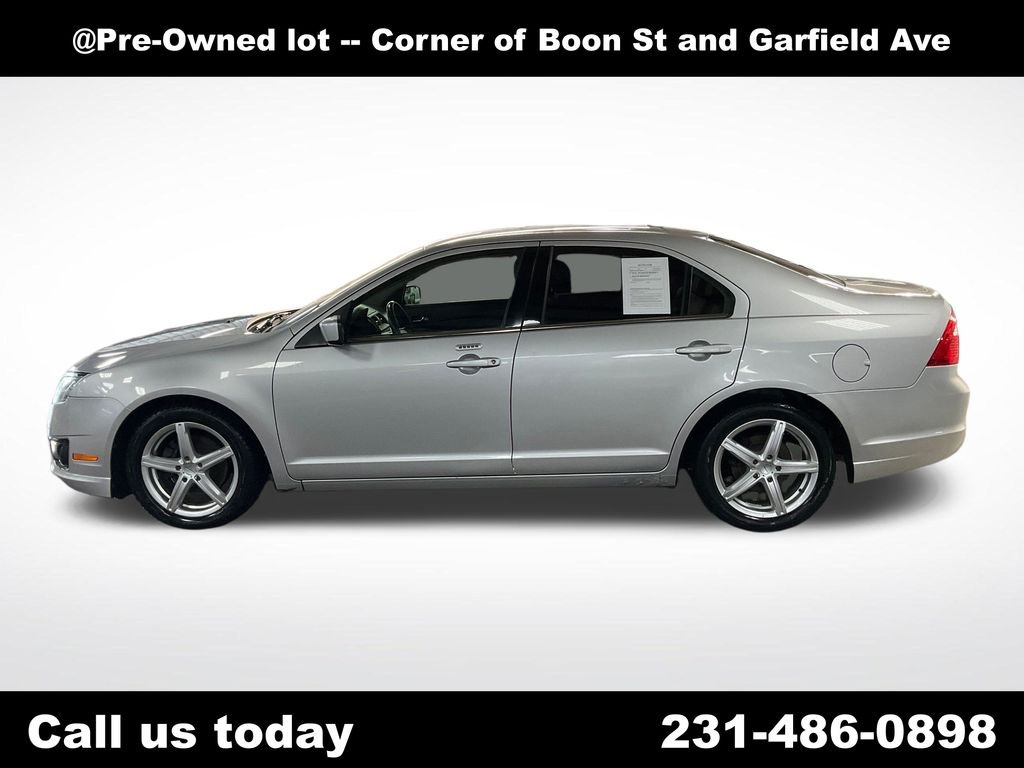 Used 2010  Ford SEL image 2