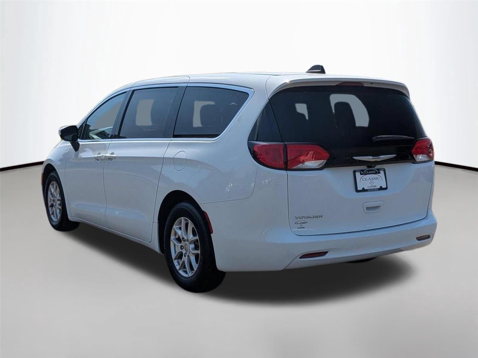 Used 2023 Bright White Clearcoat Chrysler LX image 3