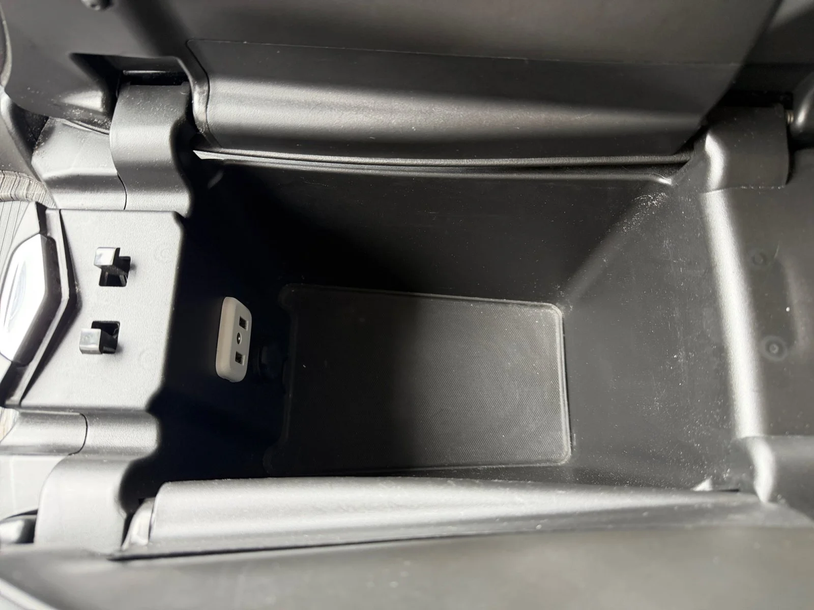 Used 2017 Summit White Buick Essence image 18