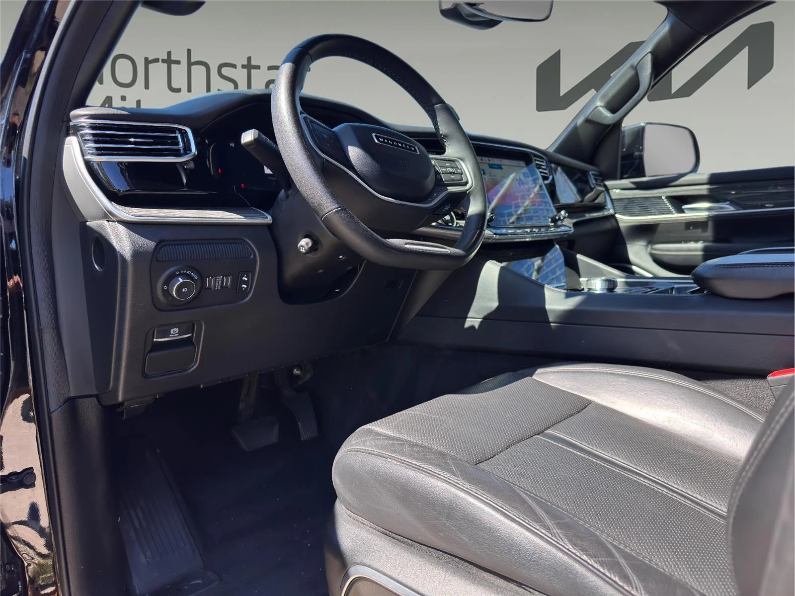 Used 2022 Diamond Black Crystal Pearlcoat Jeep Series II image 10