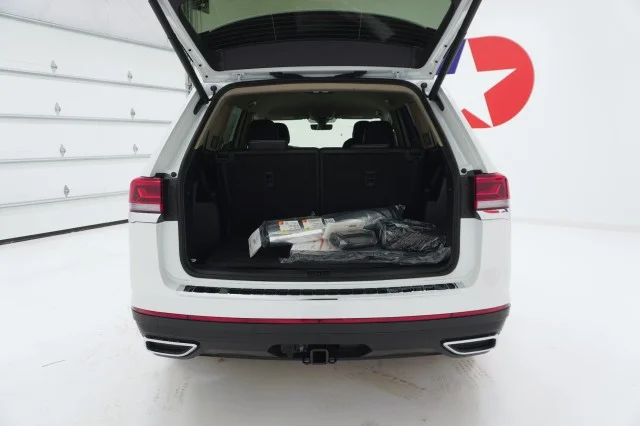New 2026 Opal White Pearl Volkswagen 2.0T SE W/TECHNOLOGY image 7