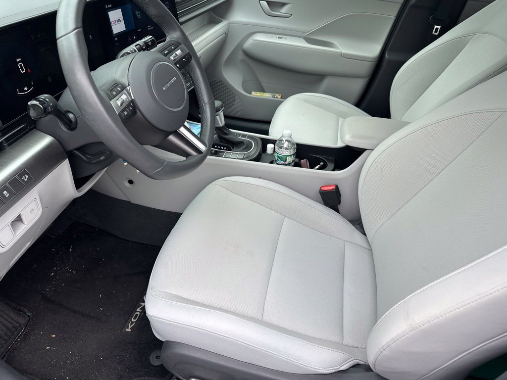Used 2024 White Hyundai SEL image 5