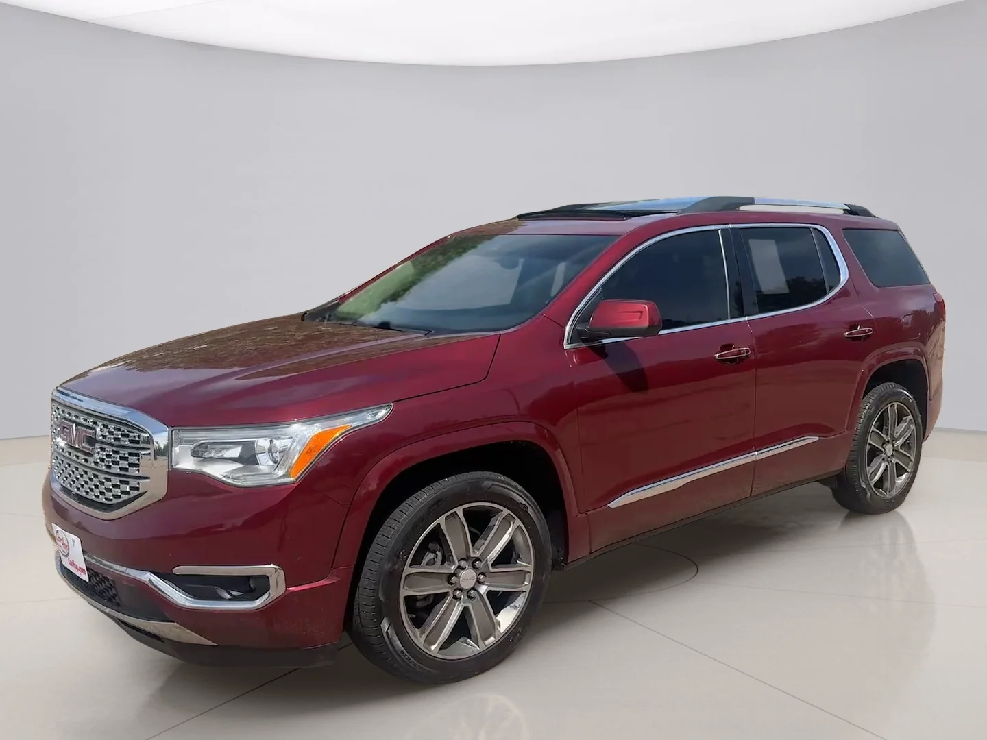 Used 2017 Red Gmc DENALI FWD image 1