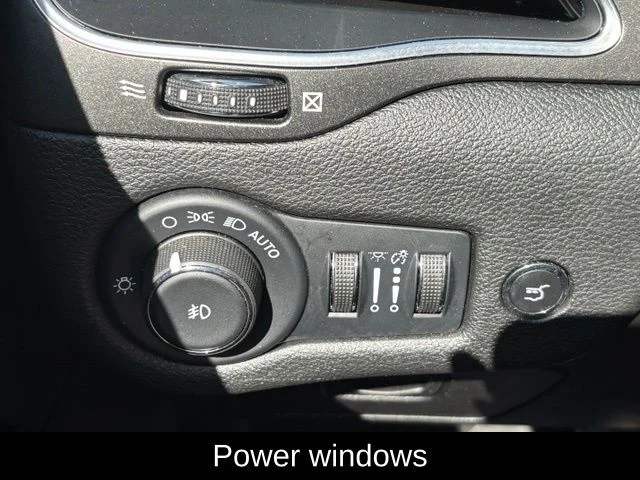 Used 2022 White Jeep Trailhawk image 31