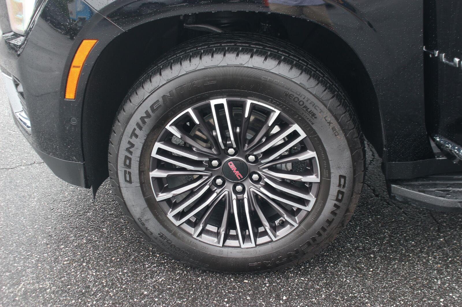Used 2026 Onyx Black GMC Elevation image 45