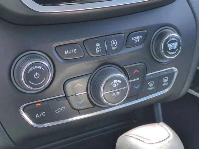 Used 2022 Black Jeep Limited image 18