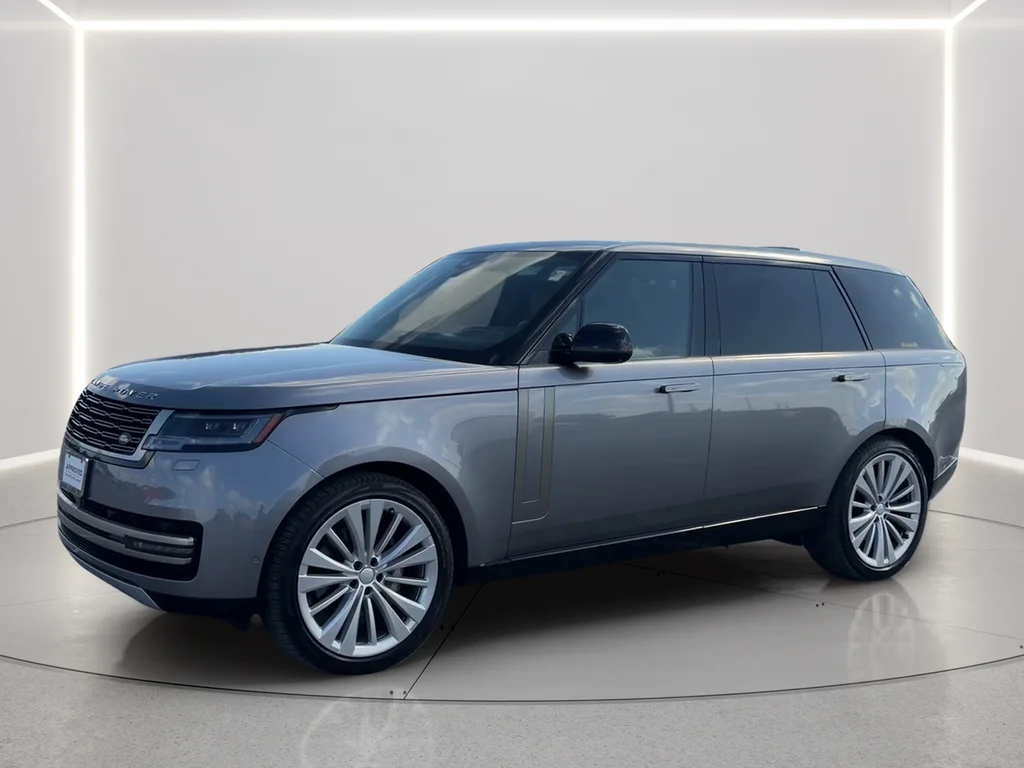 Used 2024 Gray Land Rover SE image 2