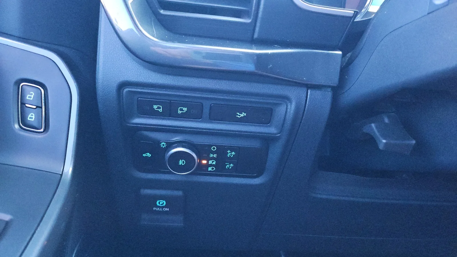 Used 2023 White Ford XLT image 19
