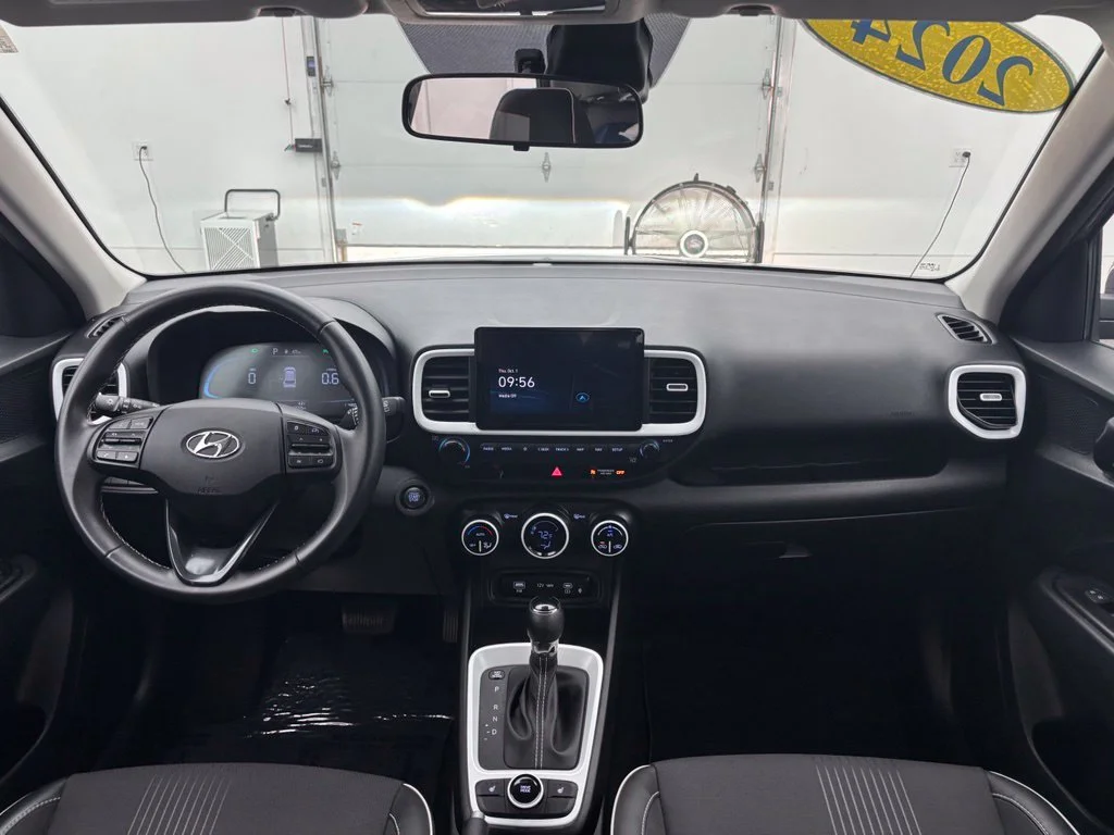 Used 2024 Gray Hyundai Limited image 4