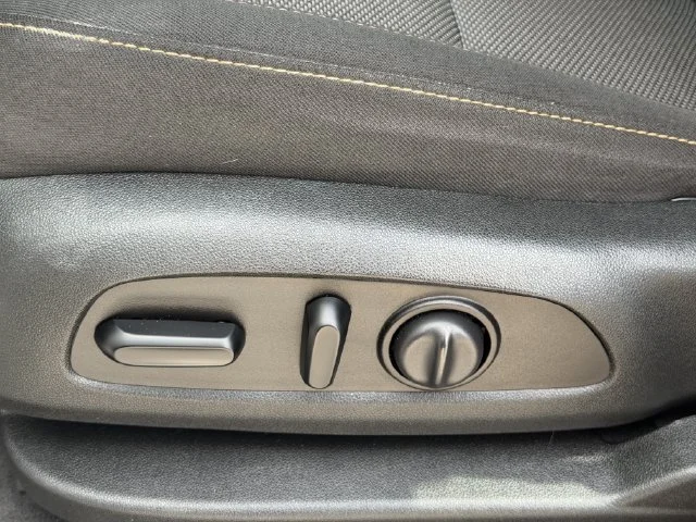 Used 2020 SILVER ICE METALLIC Chevrolet LT Cloth image 23