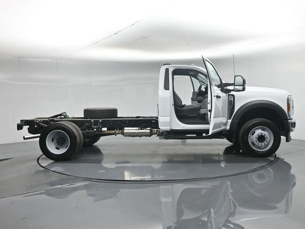 New 2026 Oxford White Ford XL image 28