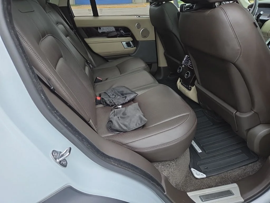 Used 2019 White Land Rover 3.0L V6 Supercharged HSE image 14
